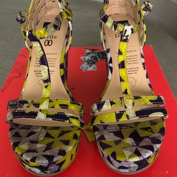 BC, I Got It Della Print, Della Green Print. Size 9. - Picture 7 of 10